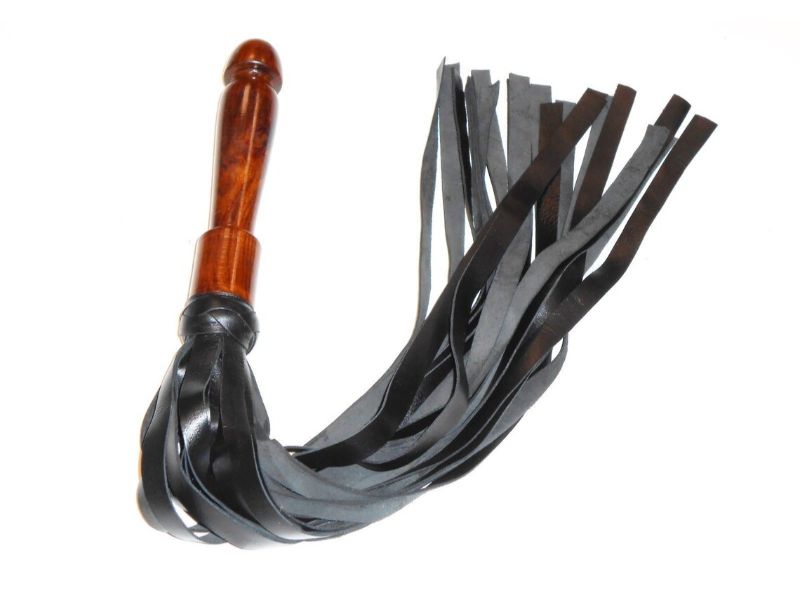 Premium Leather Flogger – Durable, Handmade BDSM Whip for Sensual Play