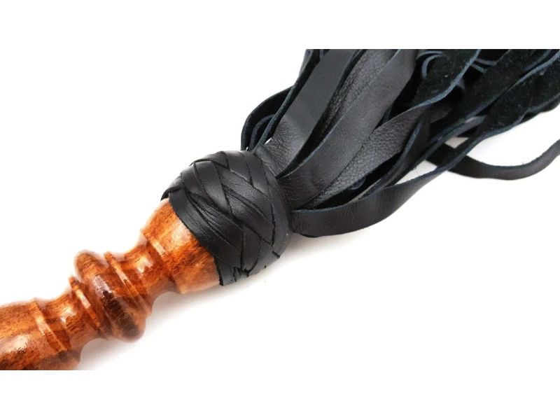 Premium Leather Flogger – Durable, Handmade BDSM Whip for Sensual Play
